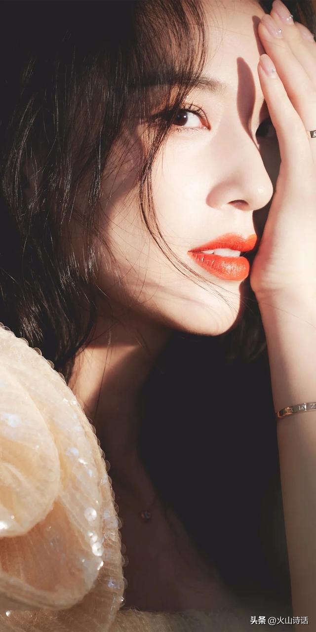 黄圣依拍过的电影，黄圣依有拍哪些电视剧（黄圣依：婚变风波后首露面）