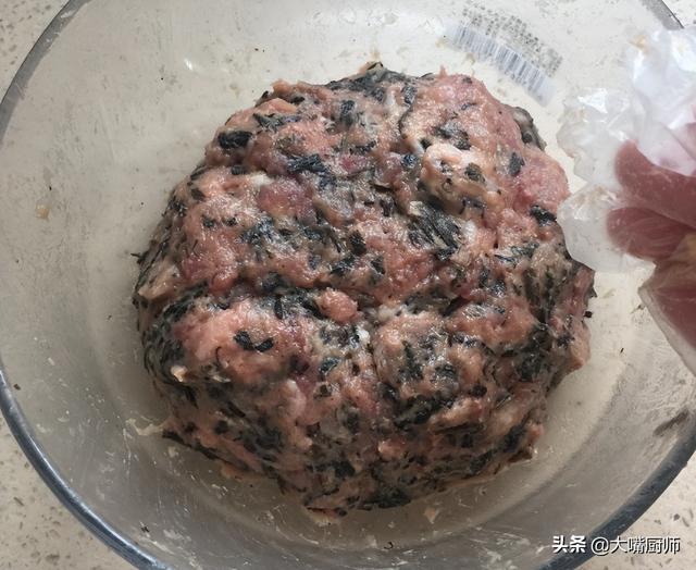 雪里蕻的吃法，雪里蕻的吃法对人身体有什么好处（晒干后比肉还香）