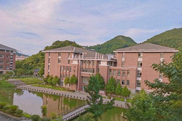贵州财经大学什么档次，2021贵州财经大学排名（一所省属重点财经大学）