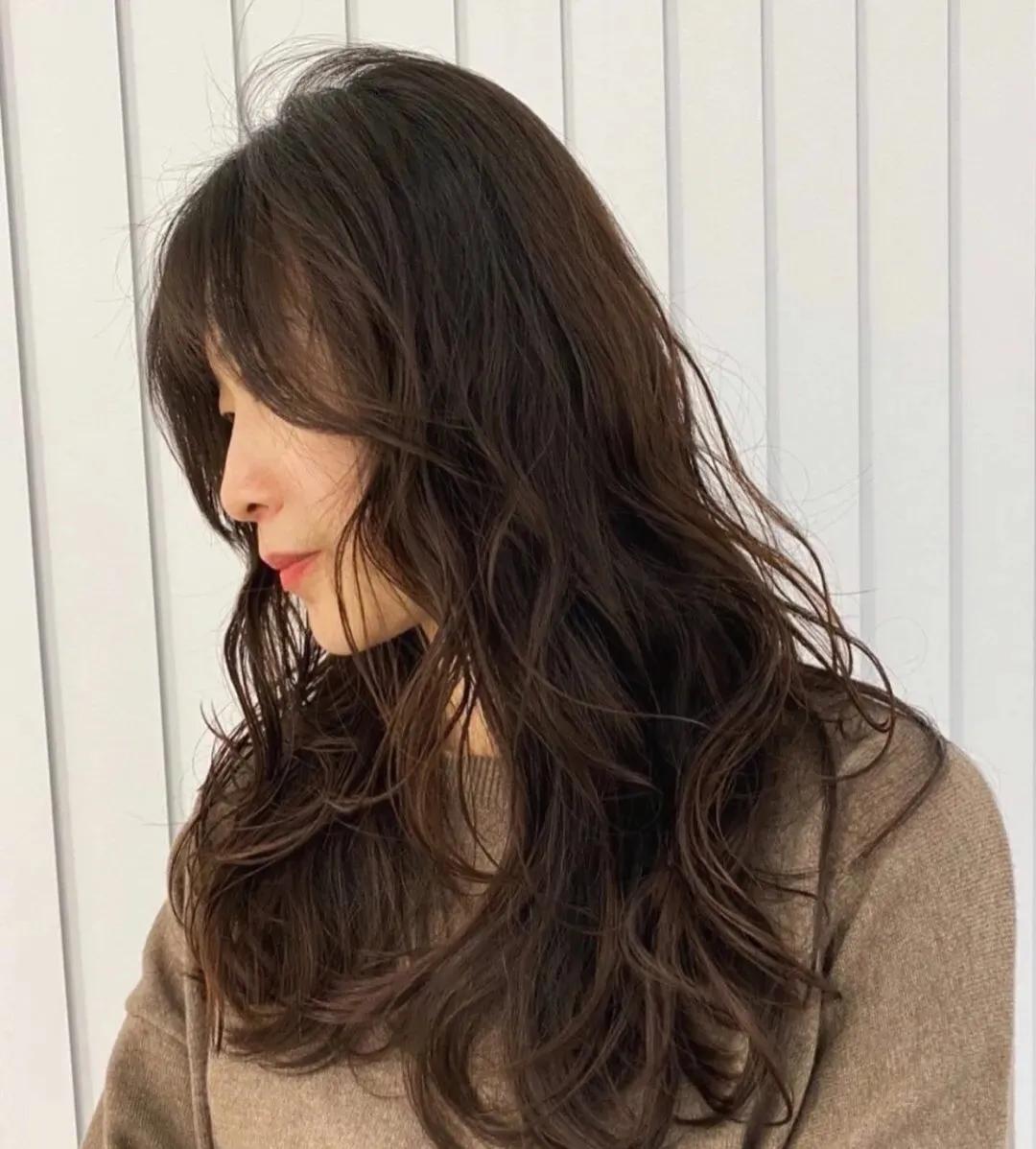 女士头发稀少适合剪哪种短发,适合头发稀少的发型