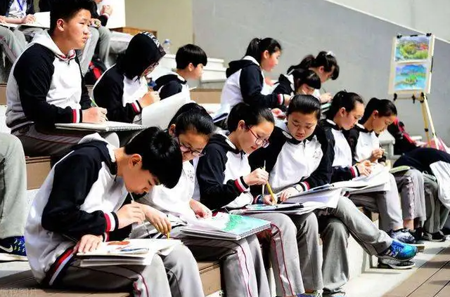 私立学校和公立学校有什么区别，教师私立学校和公立学校有什么区别（“公立”“私立”学校差别在哪）