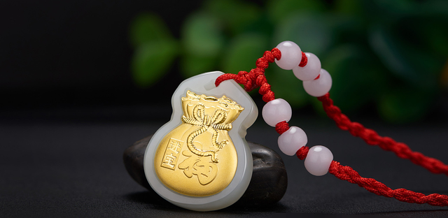 金镶玉吊坠有什么好处，金镶玉吊坠好吗（金镶玉真的不值得买吗）