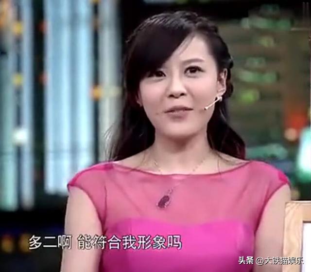 胡一菲娄艺潇是一个人吗，《爱情公寓》14年