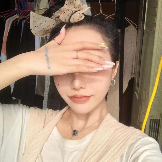 枯燥难过的头像微信，枯燥难过的头像（臭宝，该换微信头像啦）