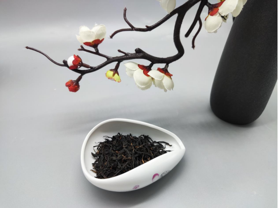 红茶的正确冲泡方法，红茶的正确冲泡方法步骤（该如何冲泡一杯好喝的红茶）