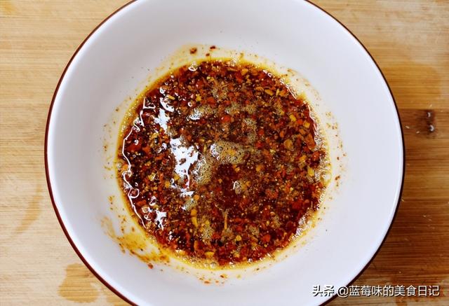 烤面筋的制作方法，微波炉烧烤面筋的制作方法（想吃街边烤面筋的不用出去买）