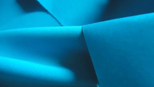 仿丝棉是什么，纤维棉是什么材质（涤纶、纯棉、聚酯纤维、丝绵这4者的区别在哪里）