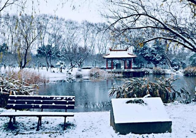 形容雪景的诗句，形容雪景的诗句李白（写雪最美的10首诗词）