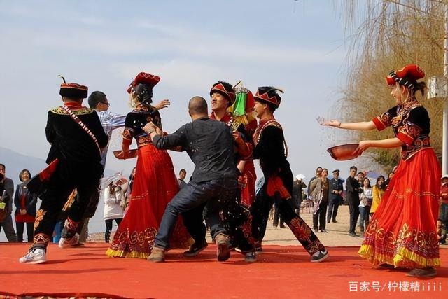 凑什么意思解释，凑字笔画笔顺（表示与女子行为做派相关的字）