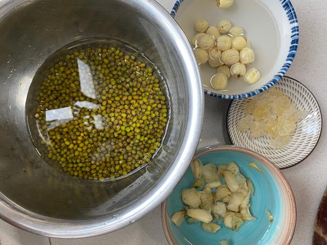 绿豆蜂蜜奶茶饮料的做法，蜂蜜绿豆茶的功效与作用（都要记得喝绿豆汤）