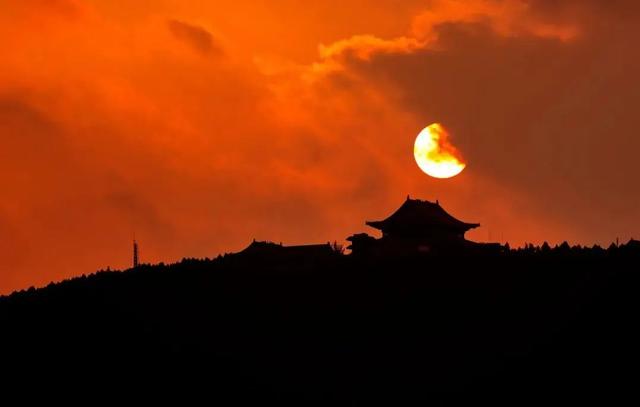 君子于役是什么意思，君子于役的解释（一首最简单的田园诗）