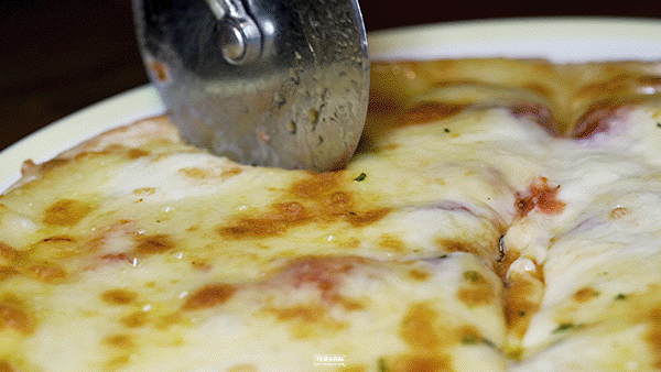 左刀右叉还是左叉右刀，左刀右叉还是左叉右刀（别再问萨莉亚，有没有倒闭了）