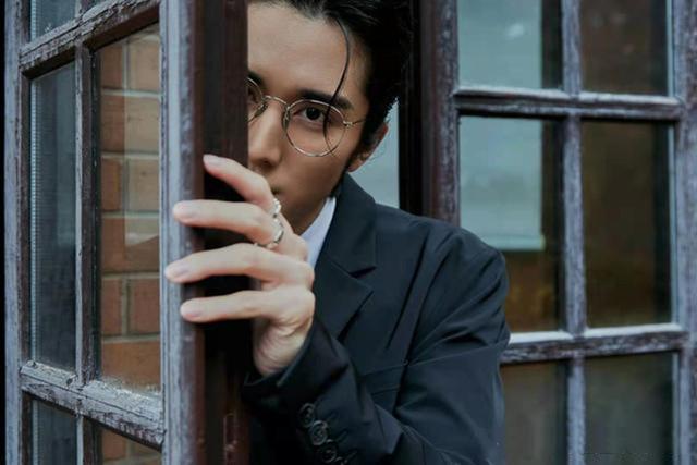 甜甜的年下恋，张新成《微暗之火》再演学霸