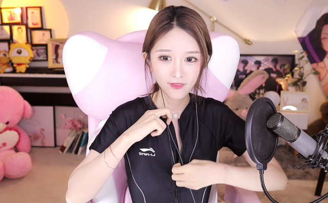 林七七网名，林七七微信昵称（紧身泳装被调侃像棒球服）