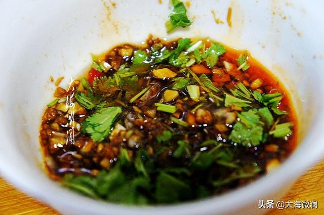 白灼小油菜最正宗的做法，白灼油菜窍门（春天女人多吃这菜）