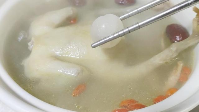 炖鸽子汤的最佳配料，炖鸽子汤放什么材料好吃最补身体（最营养最好吃煲鸽子汤的做法）