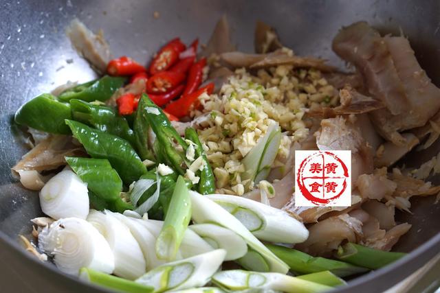 海兔子怎么做好吃，海兔子怎样做更好吃（这道凉拌海兔子）