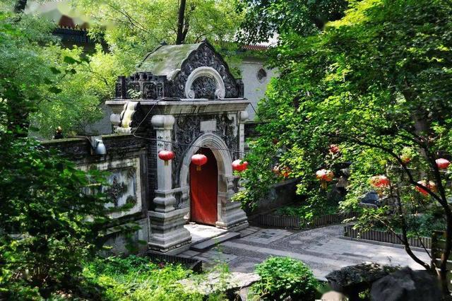 和珅府在哪，和珅府的位置（<恭王府>那些鲜为人知的秘密）