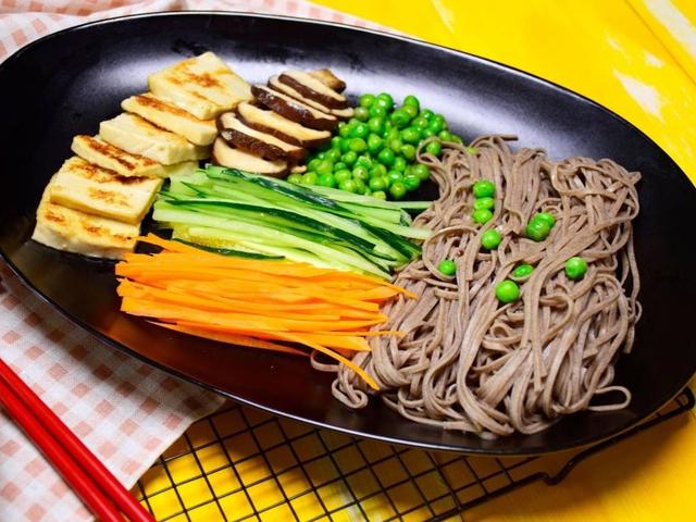 牛肩肉怎么做好吃，冰冻牛肩肉怎么做好吃（网友：等我一月赚2800了）