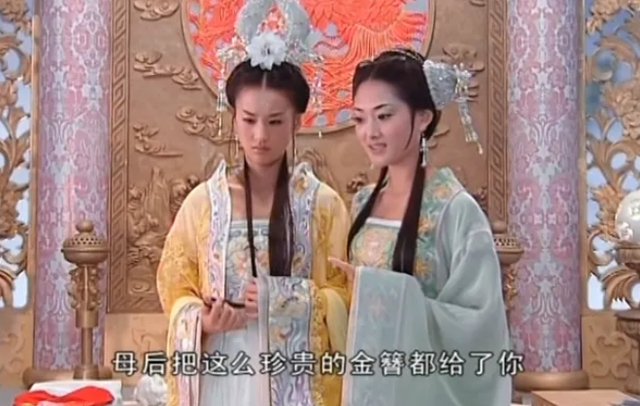流星镖的威力测试，细数武侠剧中美女使用武器