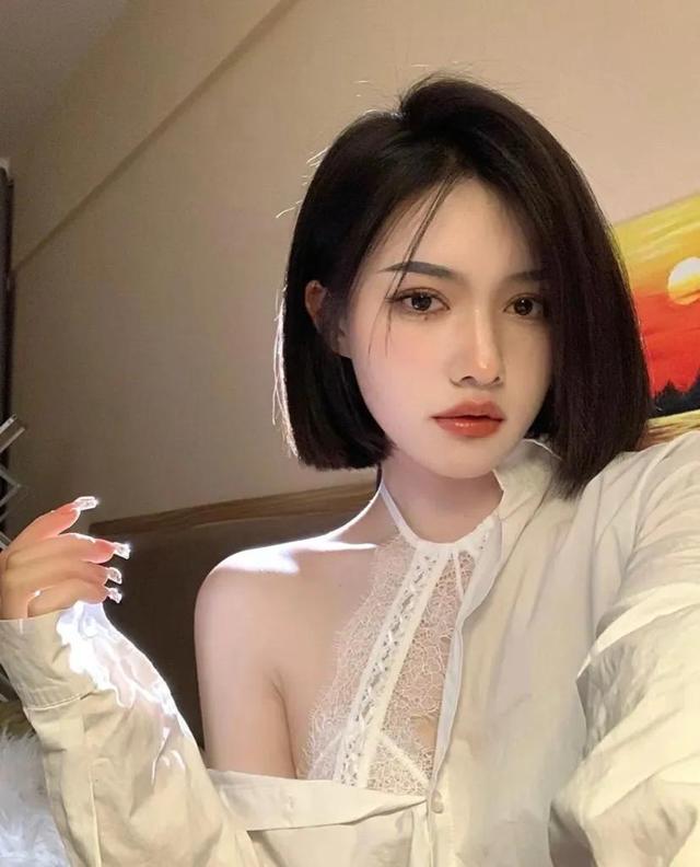 职场甜美减龄短发发型，一刀切 短发，减龄又时尚百搭
