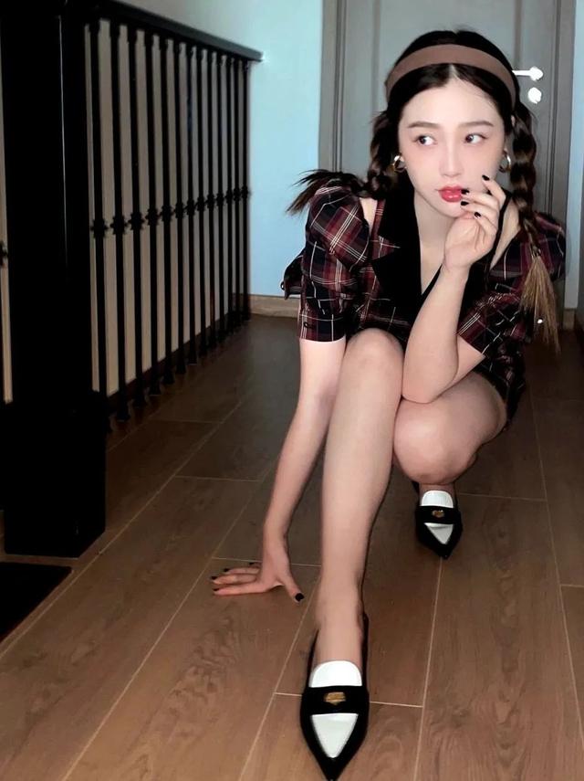 去海边穿什么鞋子合适，去海边沙滩穿什么鞋最合适（今夏最火的4双新鞋）