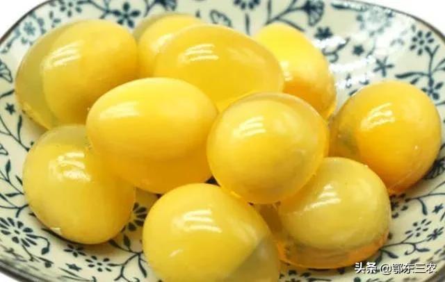 变蛋的制作方法和配方，变蛋的制作方法（农村家庭自己腌制皮蛋）