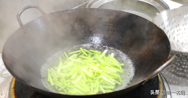 含钙量最高的食物排名，含钙量高易吸收的食物排名（牛奶倒数第一）