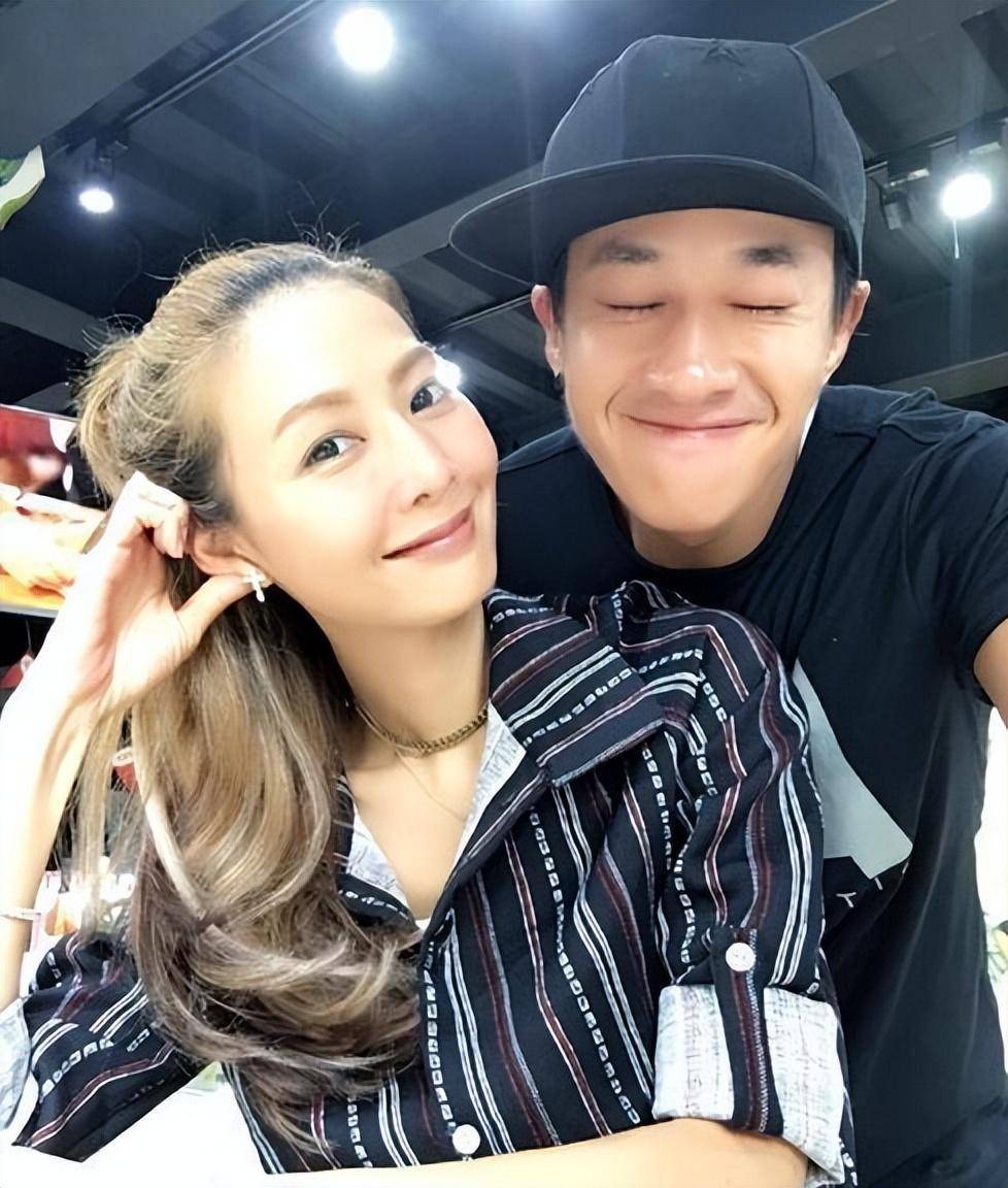 何润东大秀恩爱