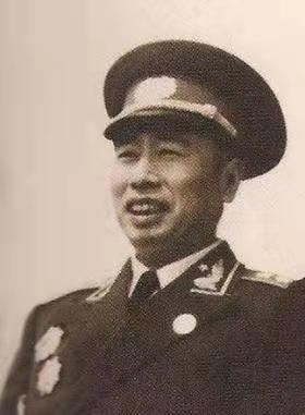 部队级别排名顺序，部队级别排名顺序都有多少人（解放军部队的军衔知识大全）