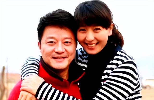 “二人转女王”闫学晶：两段婚姻三个孩子，两任丈夫都是二婚