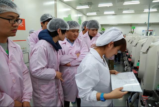 富士康工作怎么样，在深圳富士康工作好吗（富士康流水线员工透露实情）