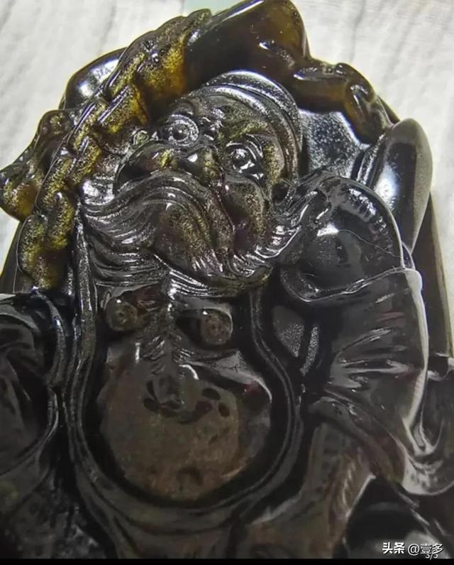 金运石是什么，金运石是什么化学物质（宝石退坑——黑曜钟馗）