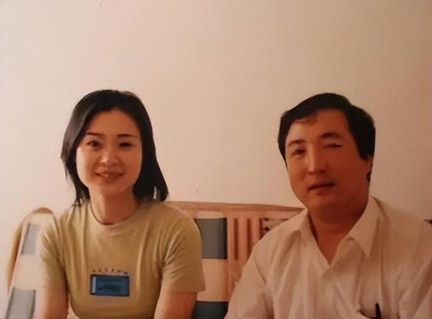 四川女子特警队，女子特警队队长罗斌现在在哪（57秒空手攀爬五层楼）