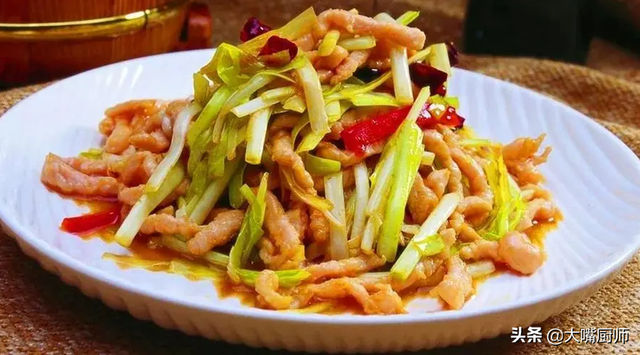 烧猪肉怎么炒好吃，炒猪肉怎么炒（难怪又老又腥不入味）