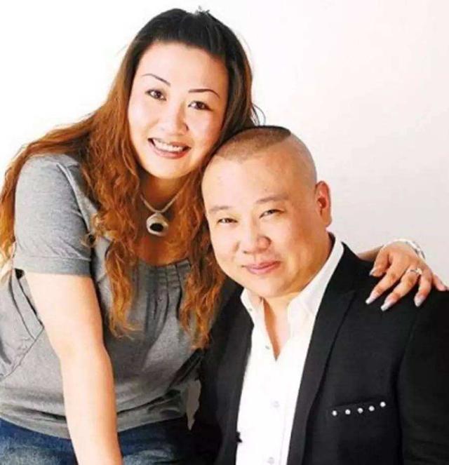 郭德纲的两任妻子，王惠名利双收，胡中惠孤独终老，人生差距太大