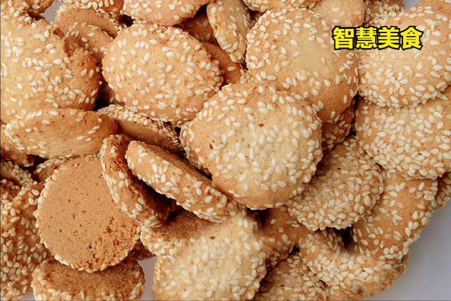老北京香酥芝麻饼，老北京香酥芝麻饼做法（简易美味的香酥小芝麻饼）