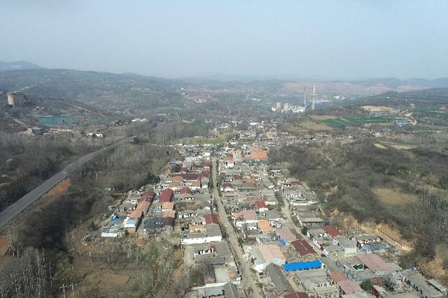 石壕吏扩写300字，《石壕吏》白话文扩写（杜甫的《石壕吏》我们都知道）