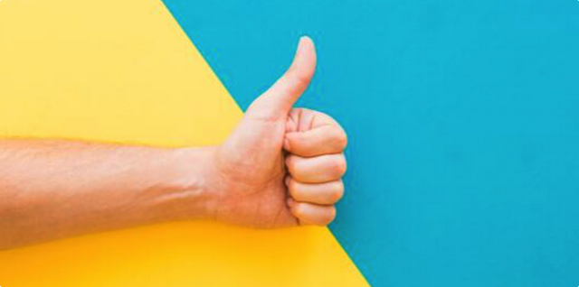 别人夸你好看怎么幽默回答，当别人说你好看怎么回复（如何幽默的反击呢）