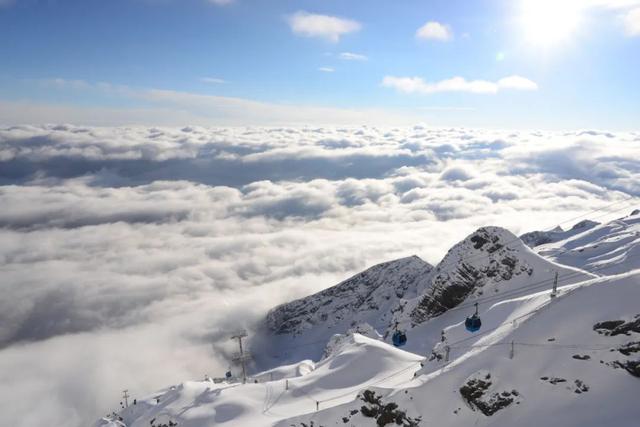 玉龙雪山，玉龙雪山高尔夫球场（足够治愈你10000次）