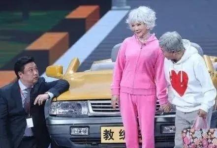 小品女演员名单大全，和潘长江演过小品的女演员都有谁（春晚40年小品演员大盘点）