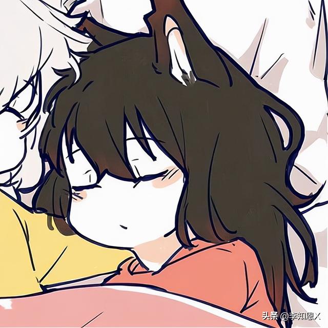 抱猫的女生头像，乔：可爱抱猫女头 人刚认识的时候总是拘谨中带着温柔微信（有趣可爱的情侣头像啊）