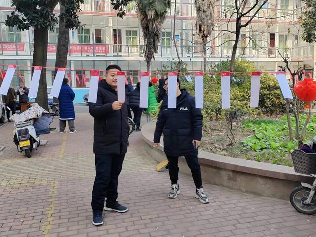 节日的焰火打一成语，节日的焰火打一成语是什么（卧龙区住建局开展“猜灯谜）