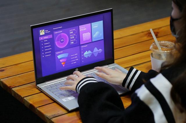 hp是什么牌子的电脑，hp是什么牌子的电脑主机多少钱（惠普星14高性能轻薄本实测）