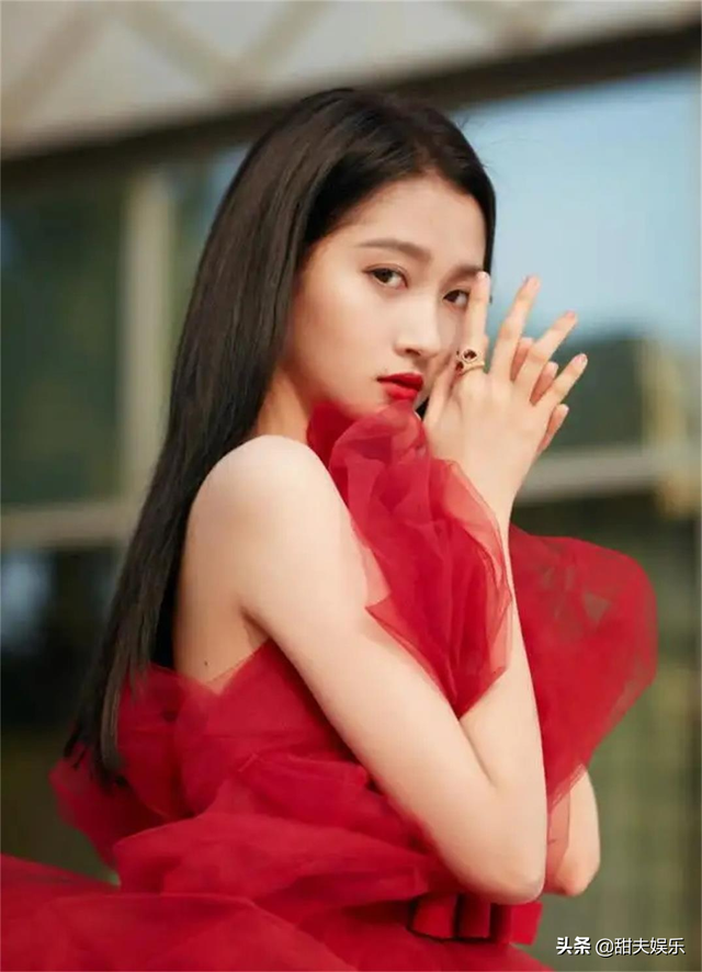 我国最漂亮的十大美女（娱乐圈漂亮女明星）街拍照和美女明星照