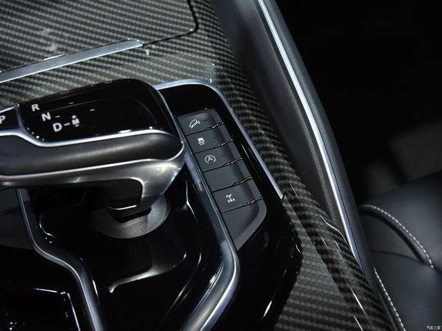 越野车suv排行榜大通d90pro，最省油的越野车有哪些（2.0T爆发500N·m,后差速锁+5/6/7座,比哈弗H9硬）