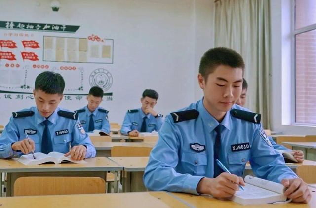 专科警校出来干什么，毕业之后直接捧“铁饭碗”