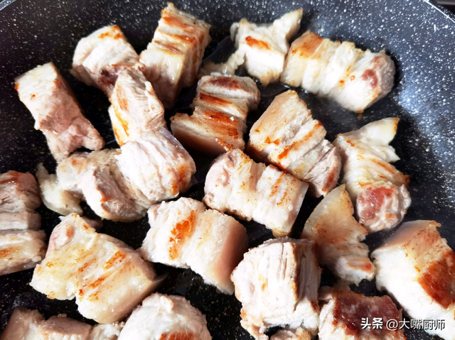 煮猪肉的方法和配料，煮猪肉用什么佐料（不管炖猪肉还是啥肉）