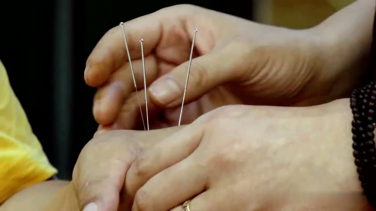 大拇指跟手掌连接处疼,手指肿痛僵硬,有结节 - 玉三网