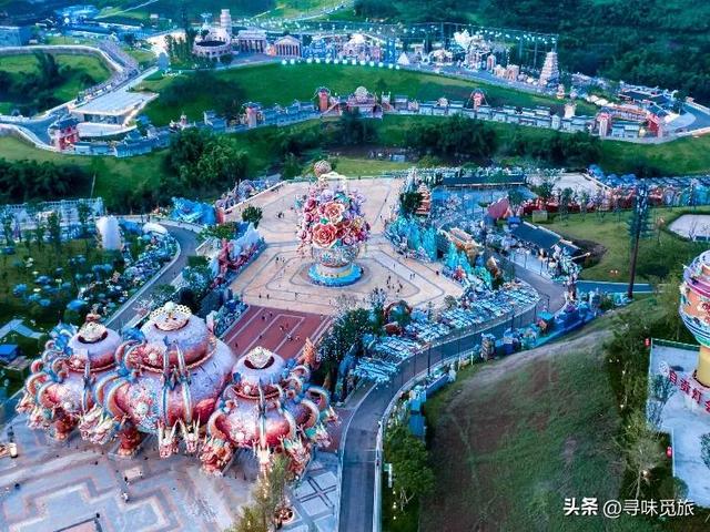 自贡附近的旅游景点有哪些好玩的，这十二个著名旅游景点怎能错过